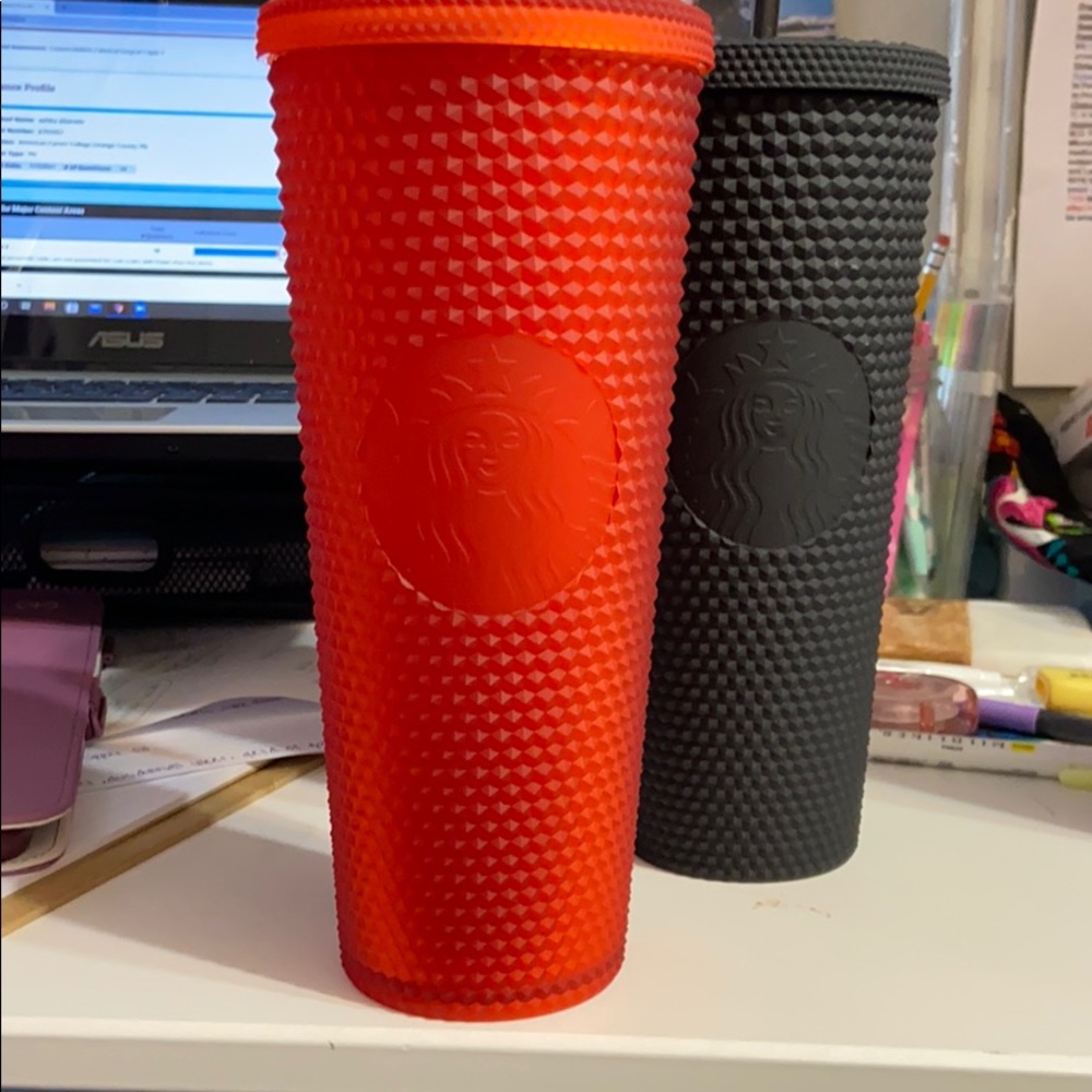 Red Starbucks cup only!!!